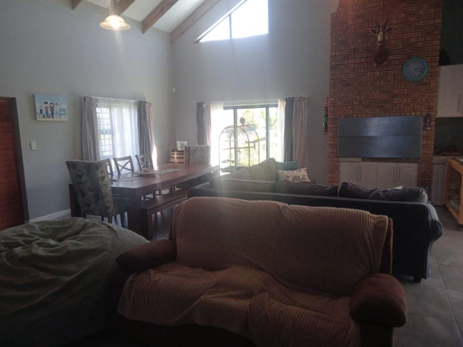 5 Bedroom Property for Sale in Wavecrest Eastern Cape